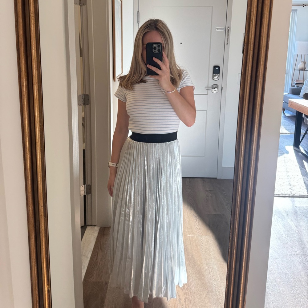 Elegant Maje Silver Pleated Skirt